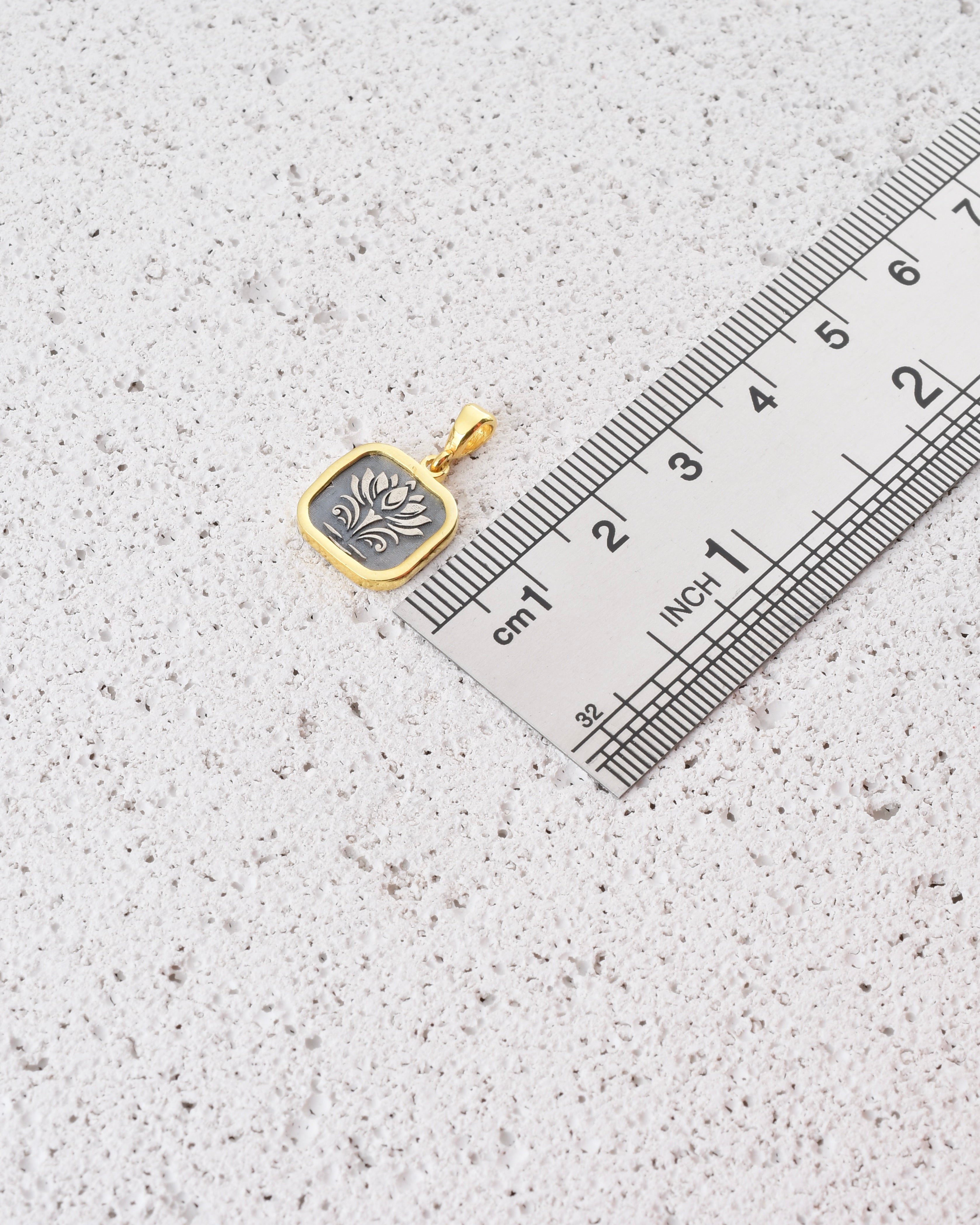 SYMIRA LOTUS GOLD KADIN KOLYE